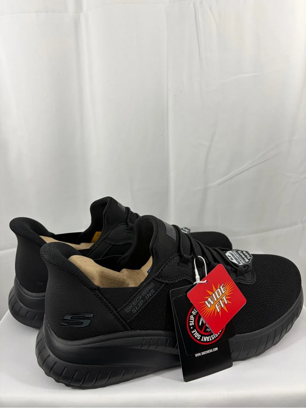 NWT Skechers Men's Size 11W Slip-Resistant Black Athletic Shoes